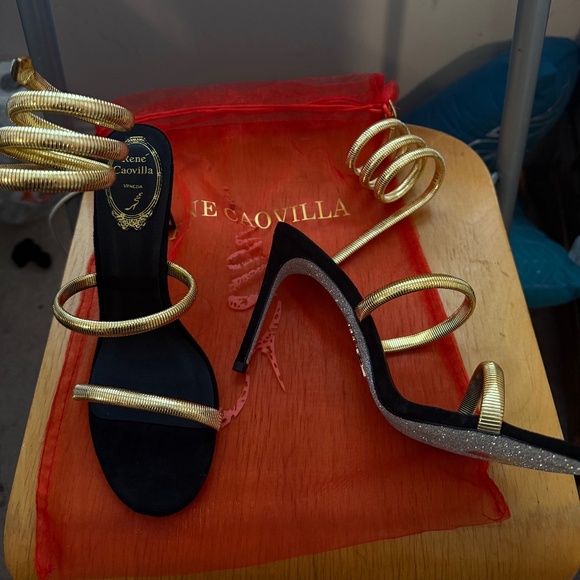 JUNIPER BLACK AND GOLD SANDAL - Picture 1 of 3